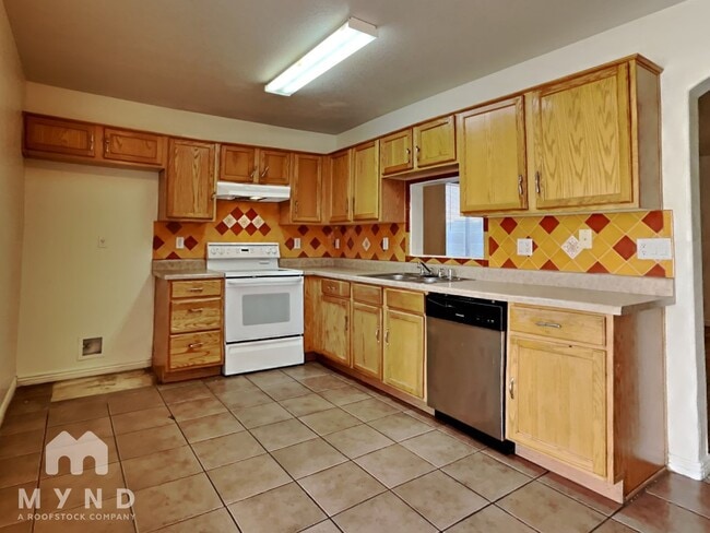 Photo - 5620 S 5th Ave