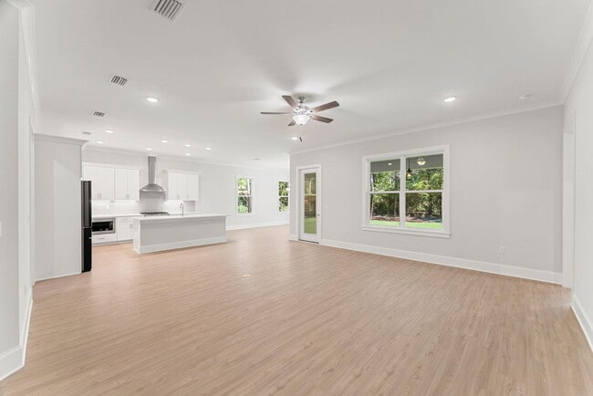 Photo - 287 J Hunters Way