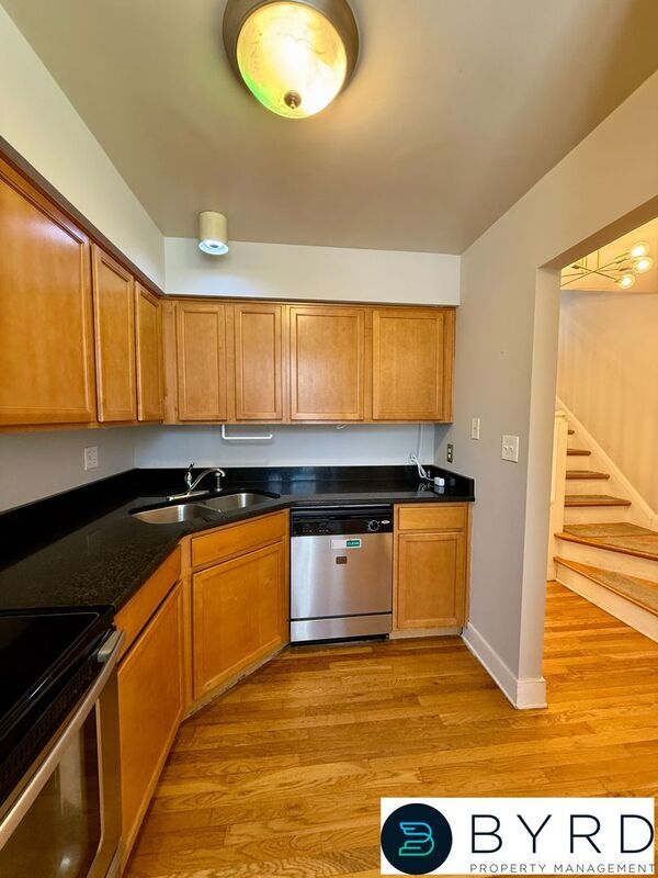 Photo - 117 N 25th St