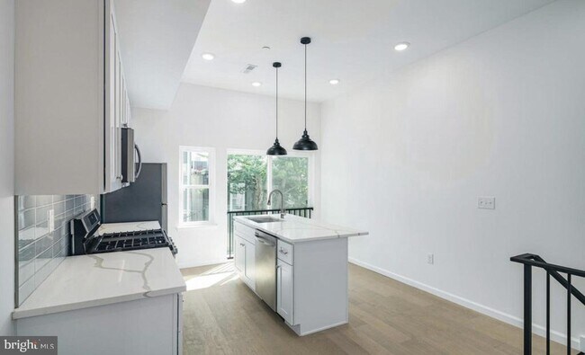 Photo - 2634 Manton St Unidad 2