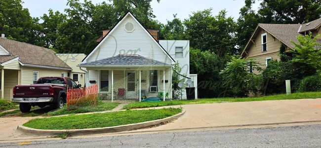 Photo - 1206 W Maple Ave Unit 2
