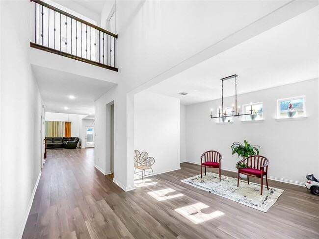 Photo - 114 Contrada Grace Ln