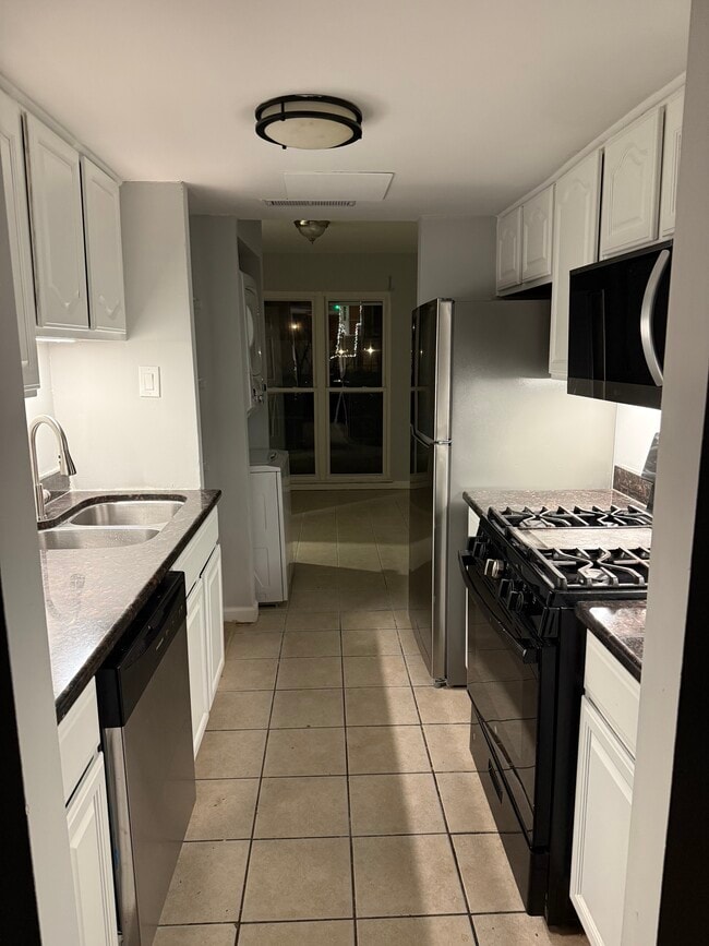 Photo - 238 Stevenson Sq