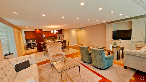 Building Photo - 400 E Ohio St Rental