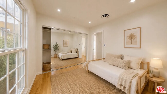 Photo - 19022 Sylvan St