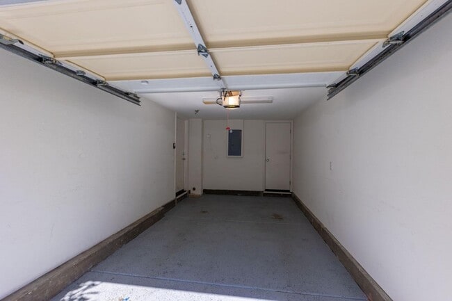 Photo - 200 Live Oak Way