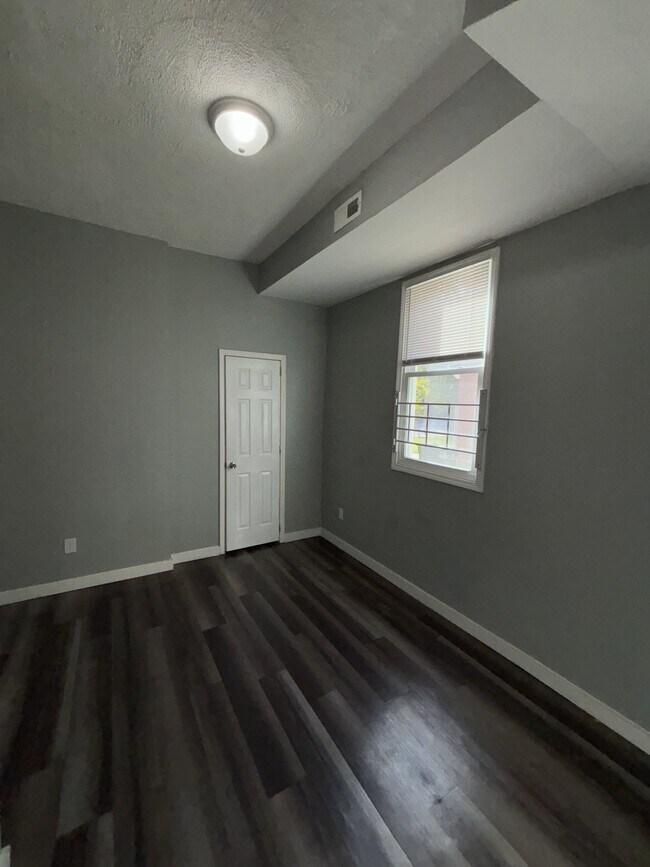 Photo - 2215 W Market St