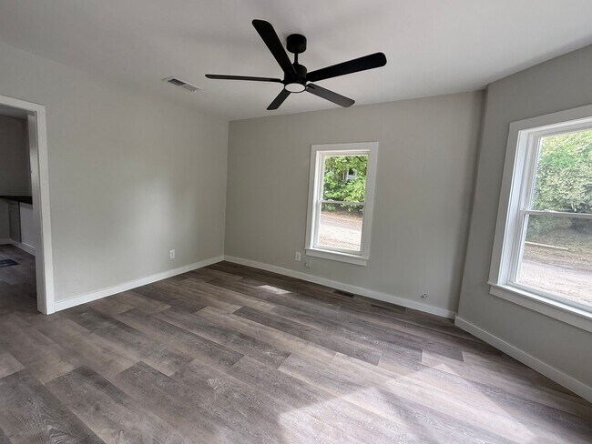 Photo - 186 W Bow St