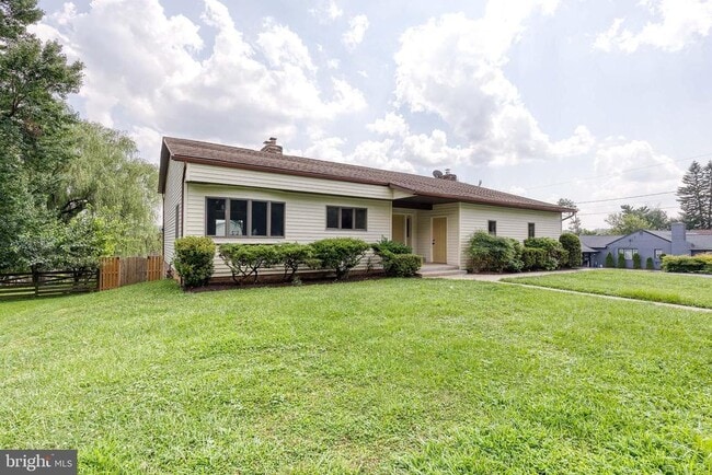 Building Photo - 18 Byway Rd