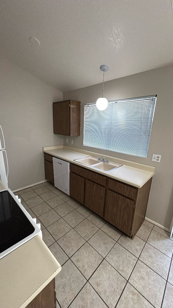 Photo - 1664 S Robin Ln