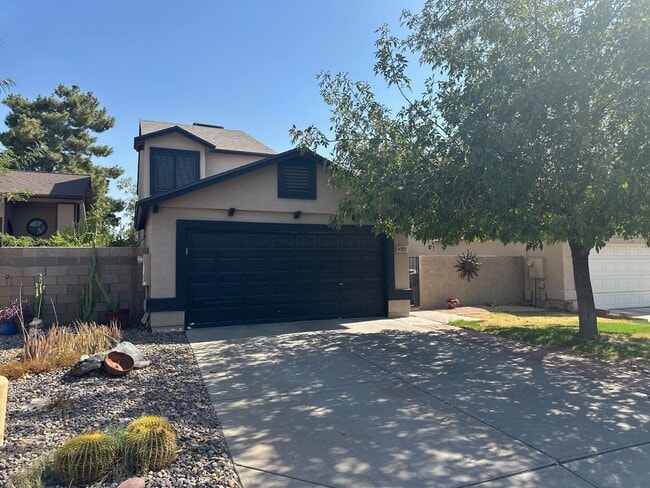 Spacious 4-Bedroom Home with Cozy Kitchen ... - Spacious 4-Bedroom Home with Cozy Kitchen ...
