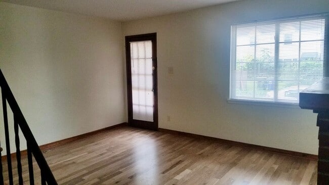 Photo - 230-232 W Pacemont Unidad 234 W Pacemont Ave