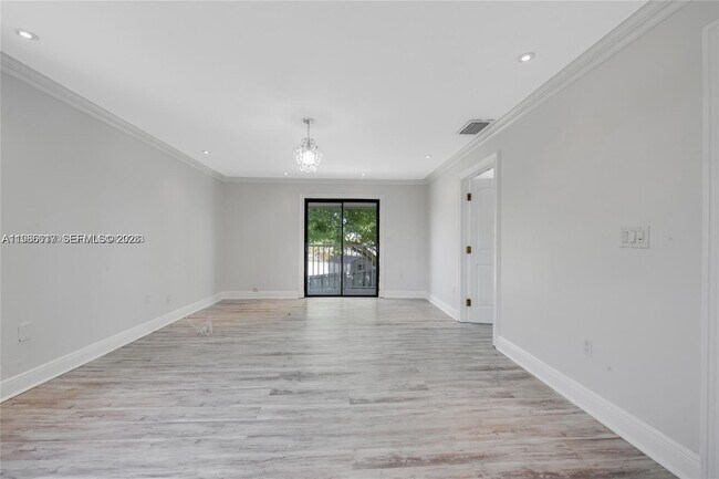 Photo - 9005 SW 56th St