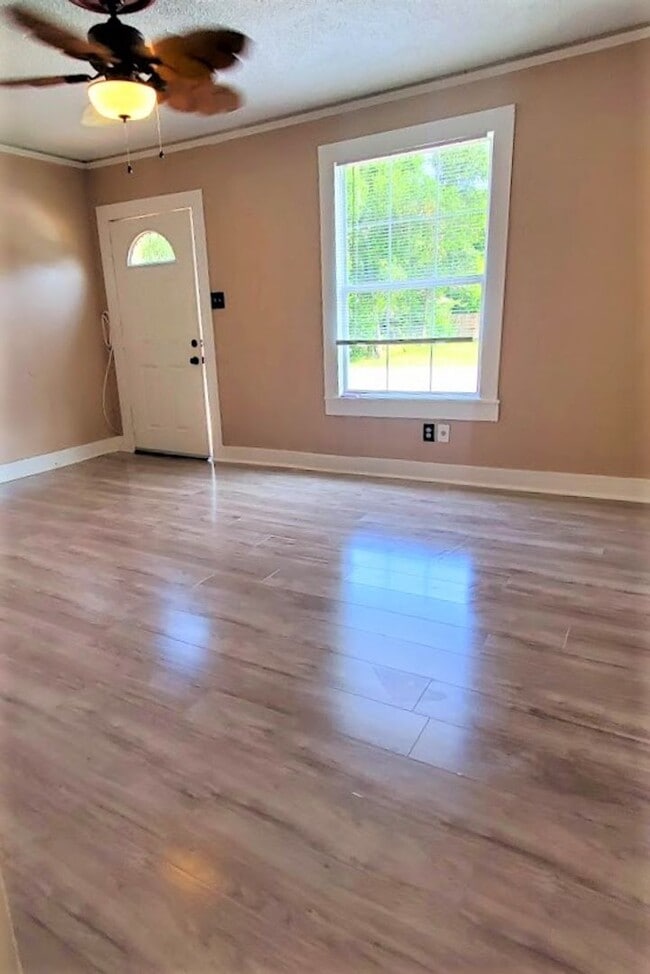 Photo - Affordable 2 Bed 1 Bath Home Close to Downtown Pensacola