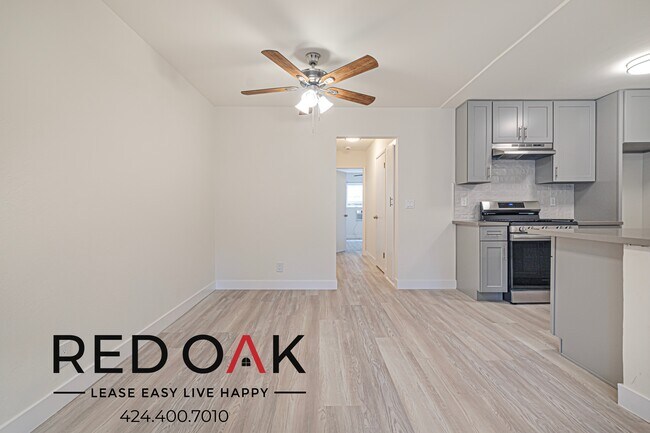 Photo - 6738 1/4 Independence Ave-107 Unidad 107