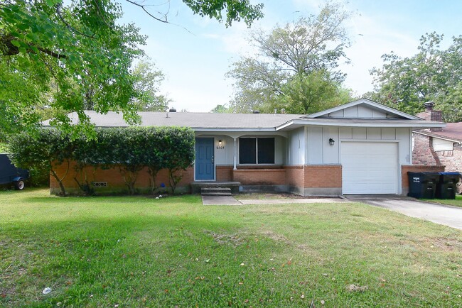 Photo - 6508 Finch-House