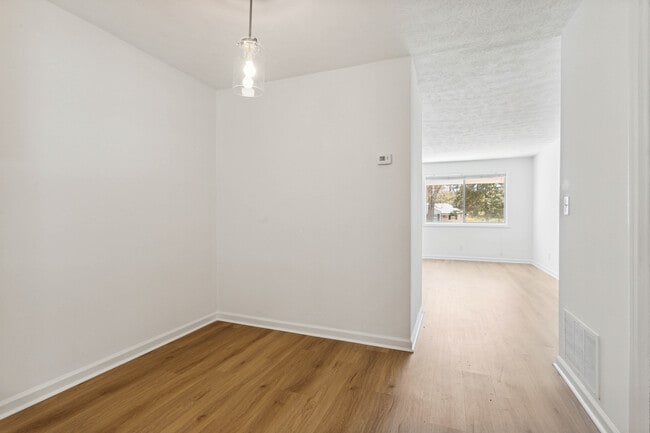 2bed/1bath - Jackson Street Apartments