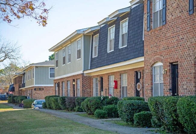 Photo - Quinn Court Apartments