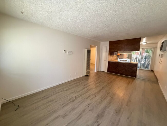 Building Photo - 505 Hilborn St Unit 4