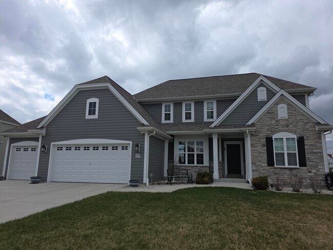 Building Photo - W239N3777 River Birch Ct