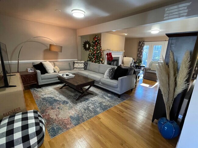 Main Living Area - 9100 Waterford Rhye Cir