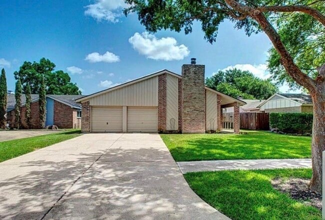 Building Photo - 3023 Sam Houston Dr
