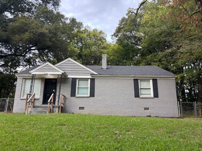 Building Photo - 3159 St Charles Dr