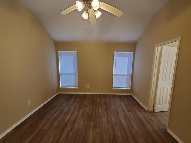 Photo - Spacious 4 bedroom home!  Dallas ISD