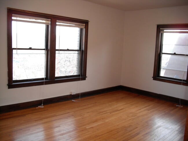 Kensington Hall Apartments
