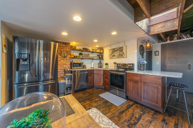 Photo - 104 W Main St Unit 300