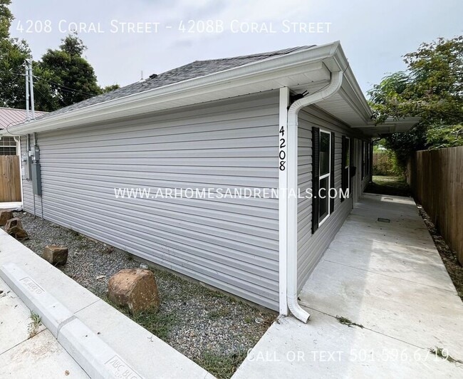 Building Photo - 4208 Coral St Unit 4208B Coral Street Rental