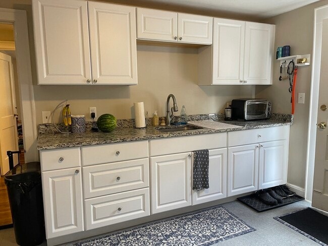 Building Photo - 73 Fuller St Unit 2 Rental