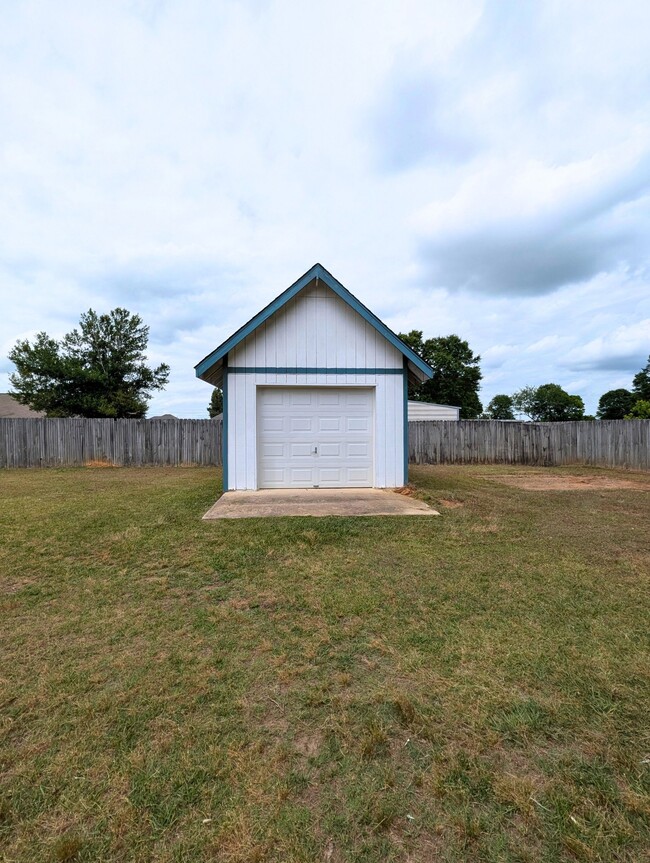 Photo - 223 S Springfield Dr