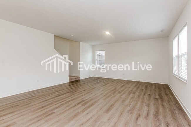 Photo - 852 Penrose Pl