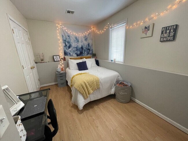 Photo - 644 Hudson St Unidad Apt 1