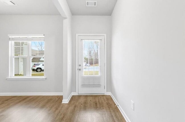 Photo - 207 Finley Dr
