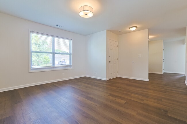 Photo - 1064 Crestwood Ln