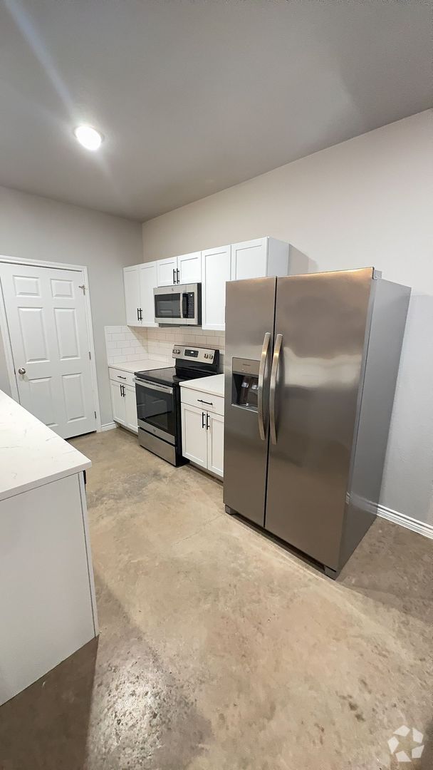 Building Photo - 1204 N 8th St Unit B Rental