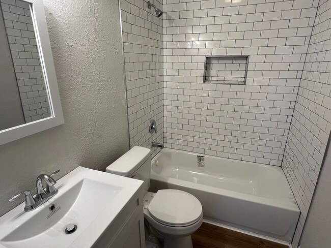 Photo - Beautiful 2 Bedroom 1 Bath House