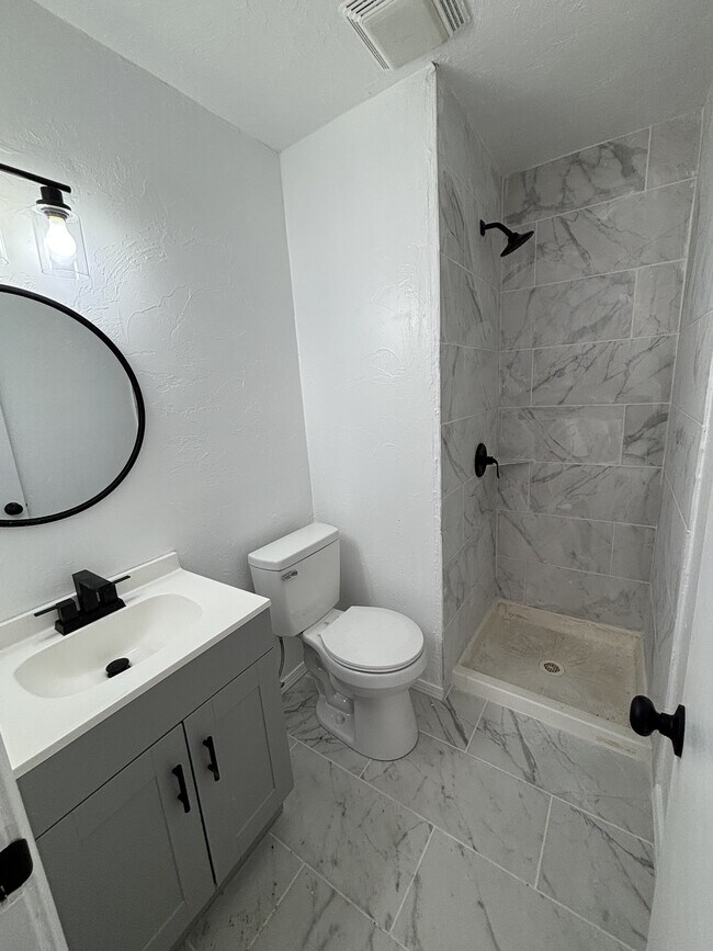 Photo - 104 Gatewood Dr