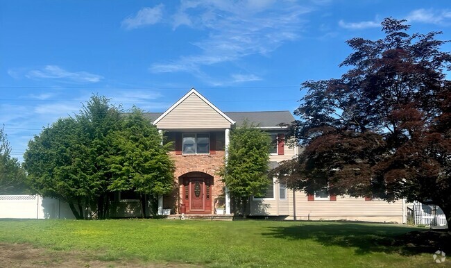Building Photo - 16 Madison Ct Rental