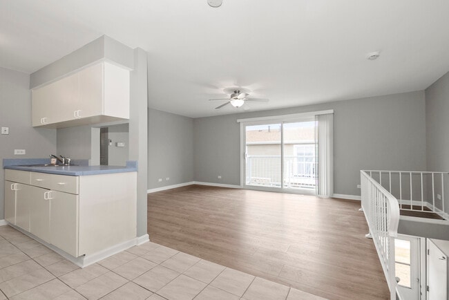 Photo - 7924 164th Pl Unidad 7924