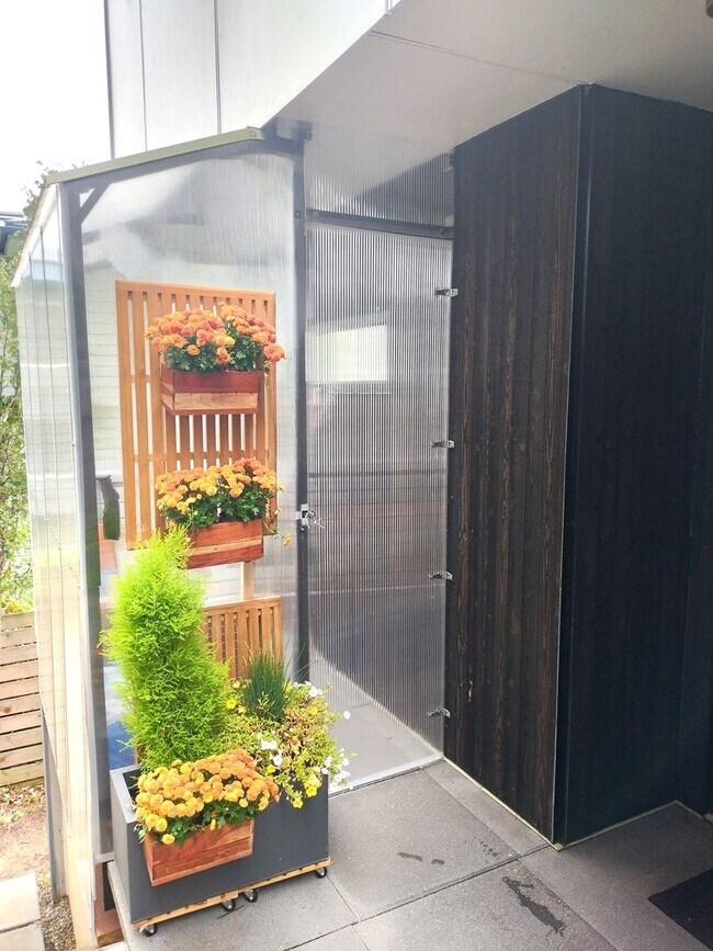 Photo - 3bd/2.5ba Seattle Townhome