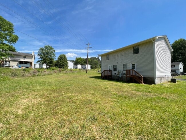 1410-B Cherrycrest Dr