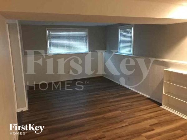 Photo - 9951 Parkhill St