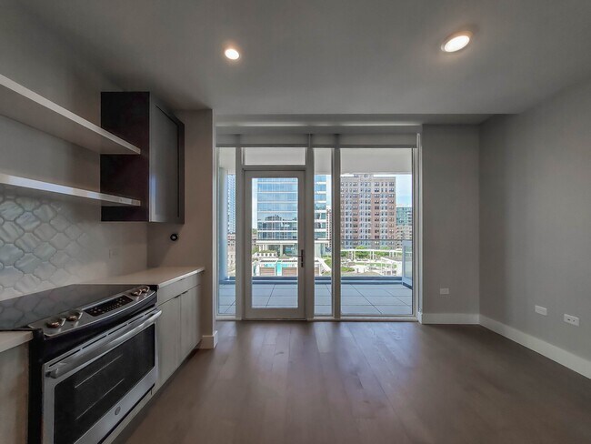 Photo - 1190 N Clark St