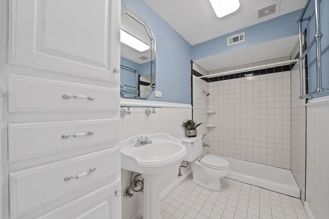 Photo - 526 Waggoner Dr