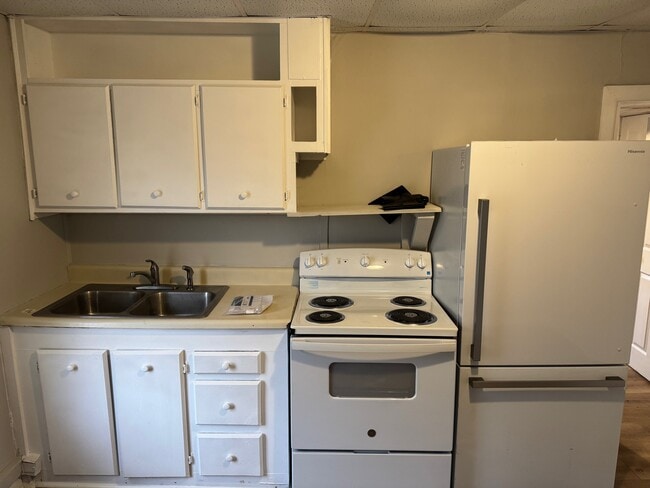 Photo - 410 Bowen Ave