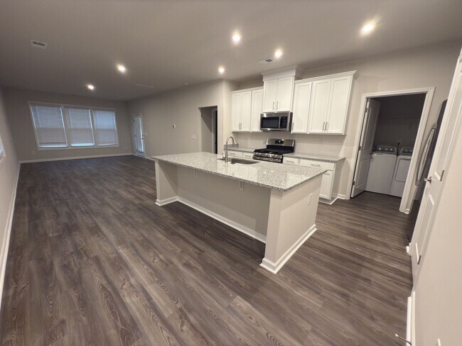 Photo - 685 Count Fleet Ct