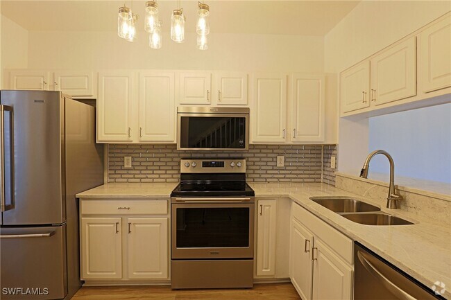 Building Photo - 10039 Poppy Hill Dr Rental